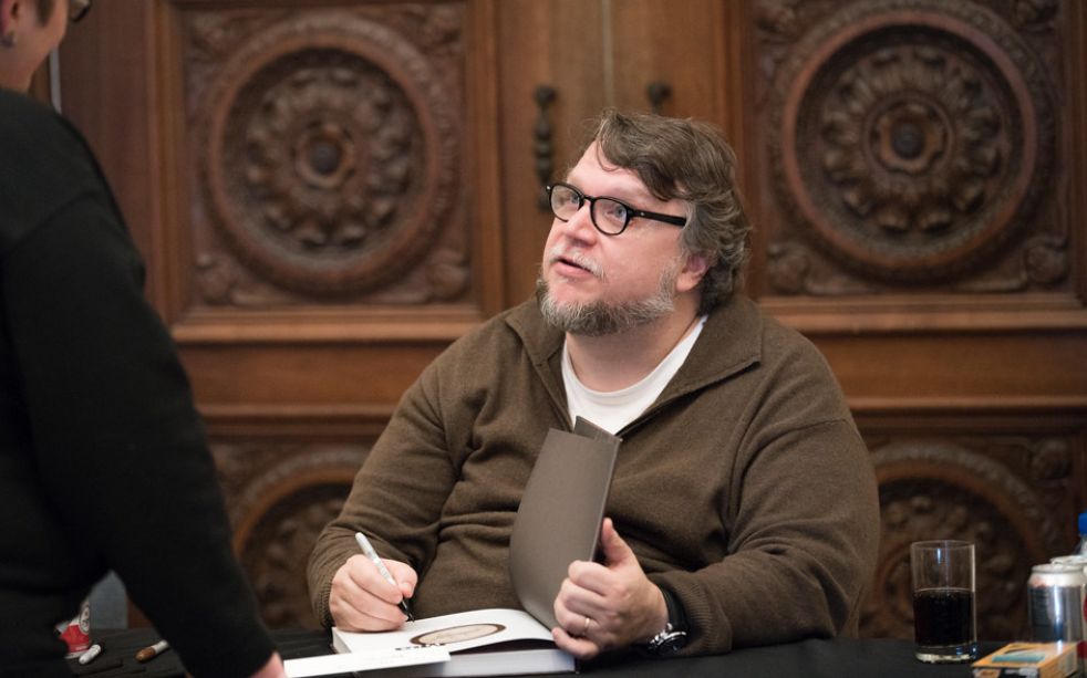 Guillermo del Toro el maestro de la fantasía oscura Xplora Música